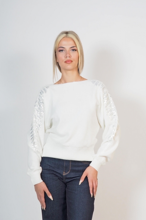 Soft knit blouse with embroidered beads